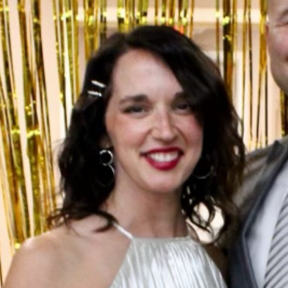 Meet your Posher, Emily - Picture 1 of 1